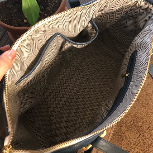 Purse - Picture 2 of 2